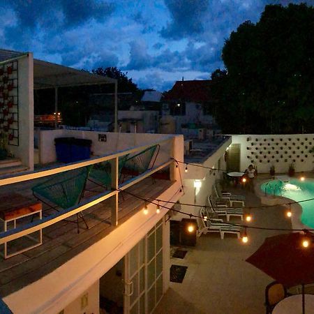 קנקון Moloch Hostel & Suites מראה חיצוני תמונה