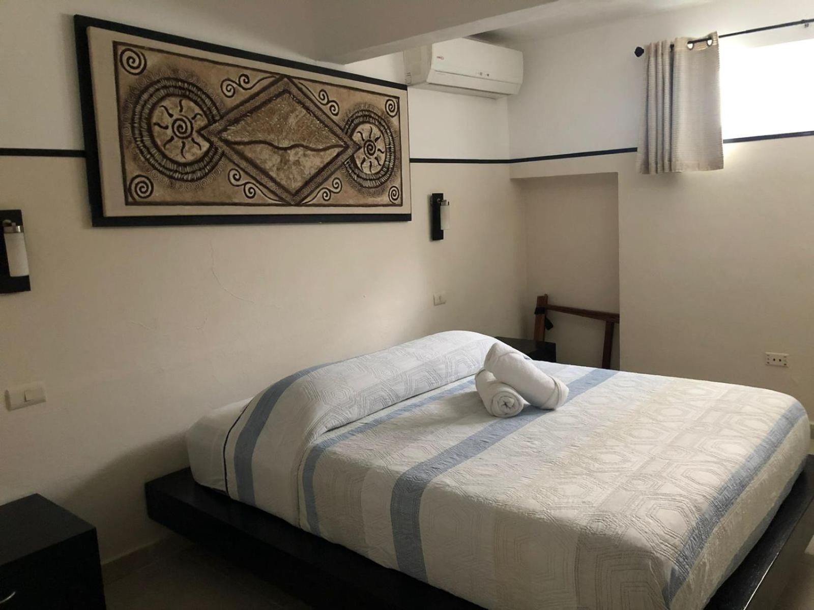 קנקון Moloch Hostel & Suites מראה חיצוני תמונה